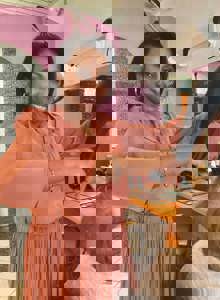 Nawel, visagiste et coloriste accomplie