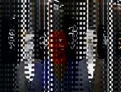 Pierre Salanitro a fondé sa marque avec la vision d’explorer des domaines aussi variés que des bijoux, des objets et de la décoration d’intérieur.