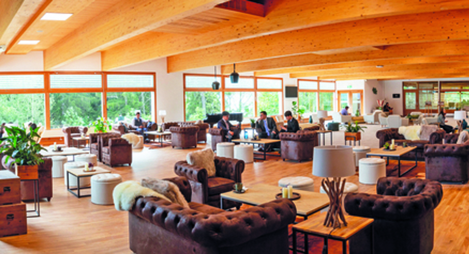 Le 15 octobre a eu lieu la présentation des nouveaux locaux de vaisseau amiral de l'école sur le Haut-Plateau